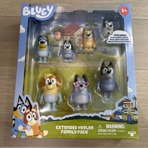 BLUEY EXTENDED FAMILY HEELER 8 PACK FIGURES Chattermax Nana Uncle Stripes Rad